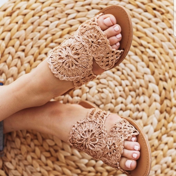 🚨//Island Gal// Sandal - Picture 3 of 8